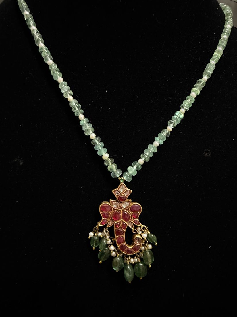 Emerald bead necklace with ruby pendant